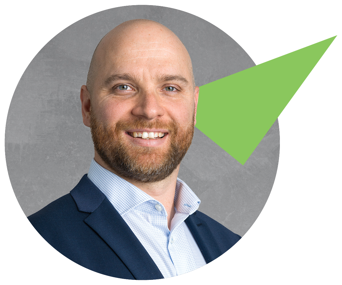 Mathieu Bourdeau, CPA, CA, chef des finances et secrétaire corporatif